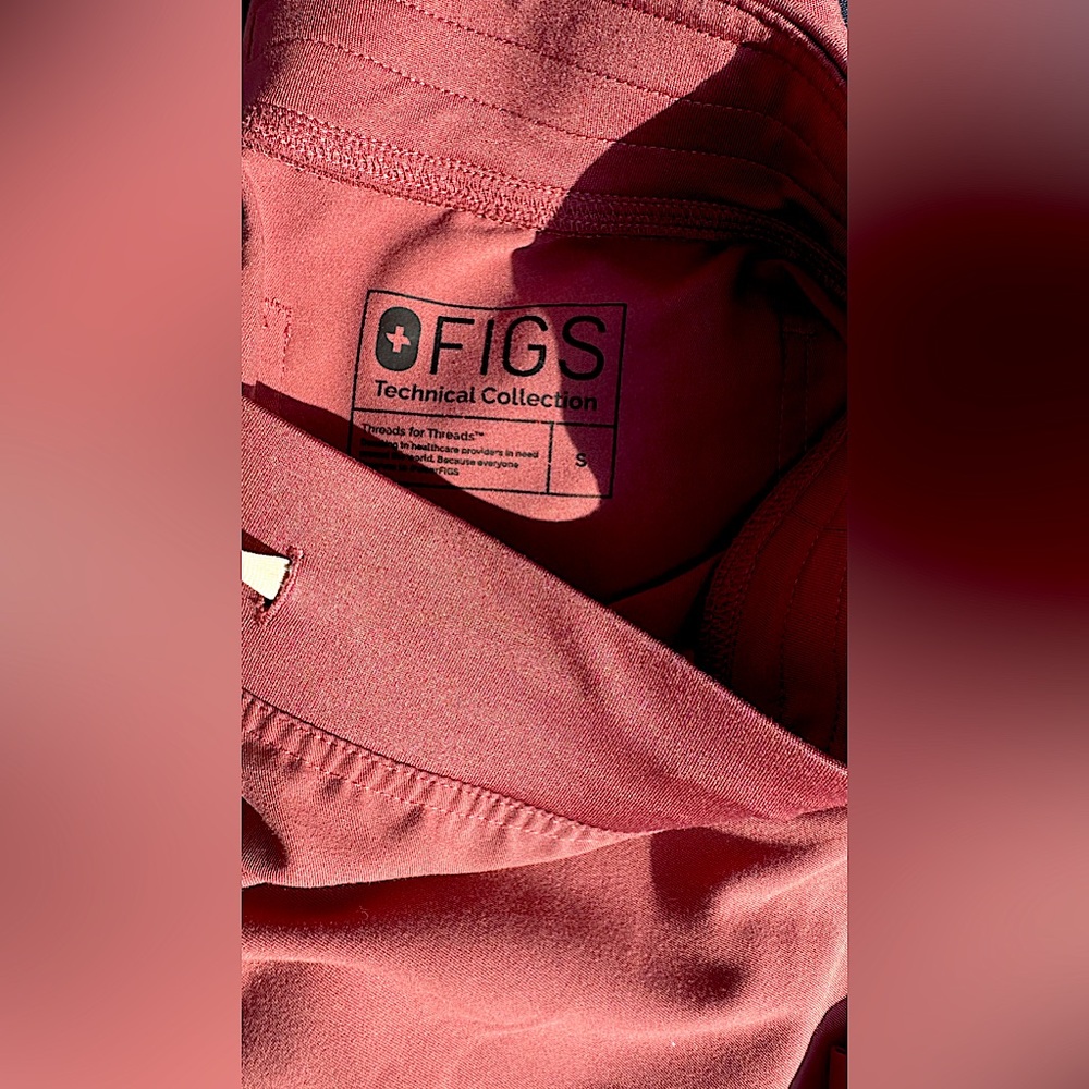 Figs basic scrub pants.